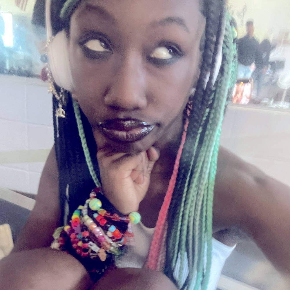 Meet your Posher, niya